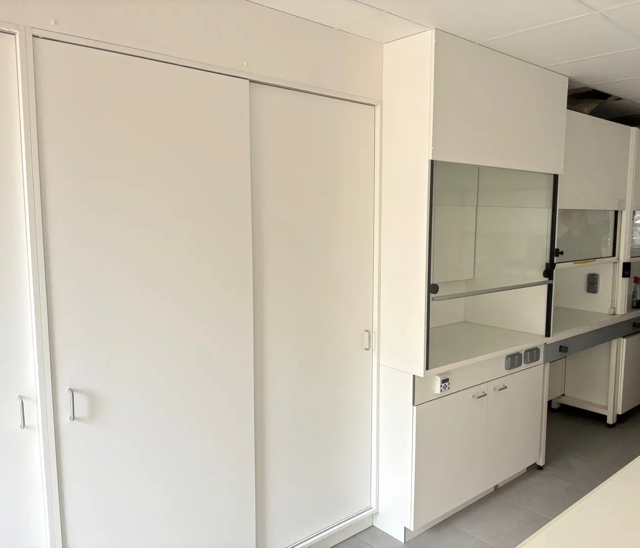 Mobilier de laboratoire sur-mesure Puissance 3